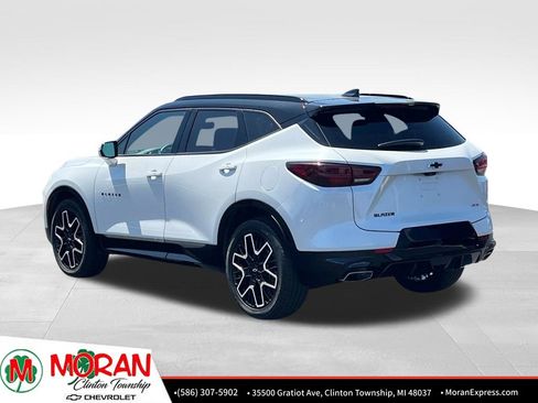 Certified 2023 Chevrolet Blazer RS w/ Driver Confidence II Package FWD image 4
