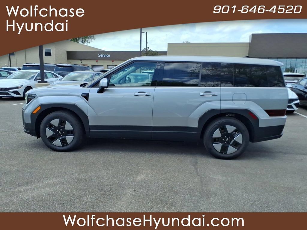 Used 2026 Hyundai Santa Fe SE FWD image 2