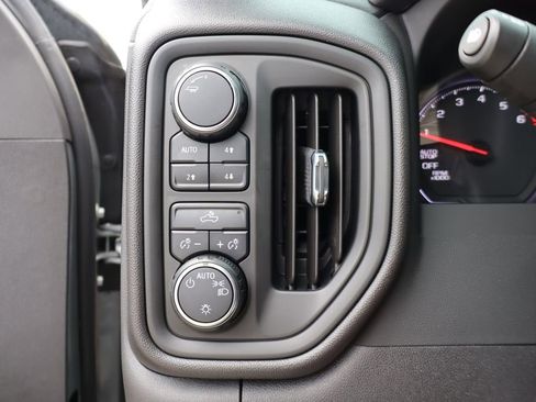 Used 2024 Chevrolet Silverado 1500 Custom Trail Boss w/ LPO, Dark Essentials Package image 17