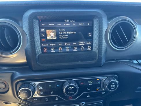 Used 2023 Jeep Wrangler Unlimited Sport AWD/4WD image 17