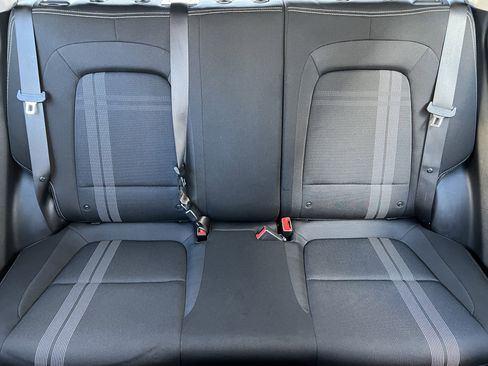 Used 2025 Hyundai Venue SEL image 13