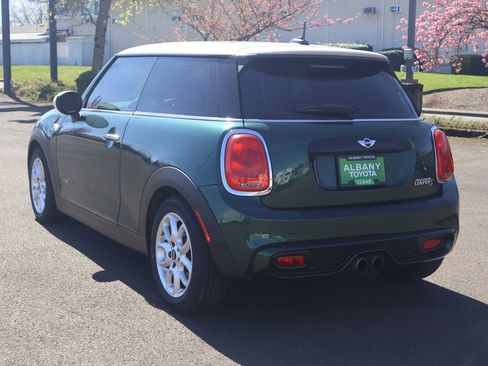 Used 2017 MINI Cooper S FWD image 4
