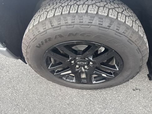 Used 2025 Chevrolet Silverado 1500 RST AWD/4WD image 10