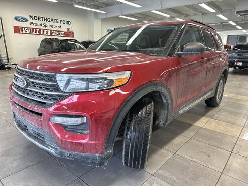 Used 2023 Ford Explorer XLT w/ Equipment Group 202A image 14