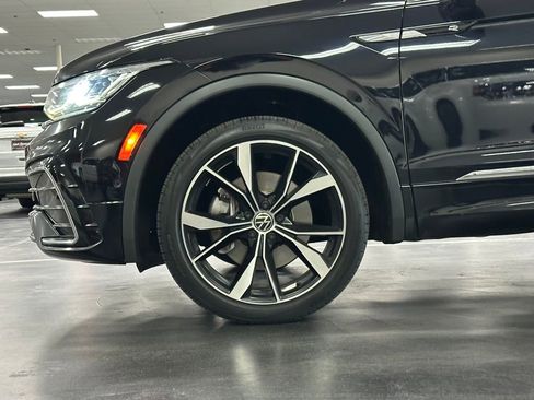 Used 2022 Volkswagen Tiguan SEL R-Line image 12