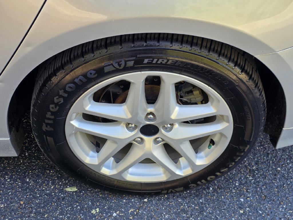 Used 2013 Ford Fusion SE FWD image 25