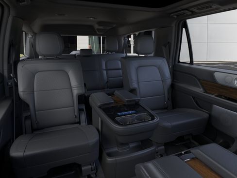 New 2024 Lincoln Navigator L Reserve AWD/4WD image 11