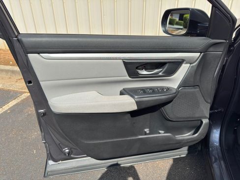 Used 2017 Honda CR-V LX image 33