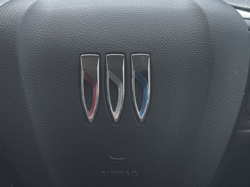 Used 2025 Buick Encore GX Preferred FWD image 12