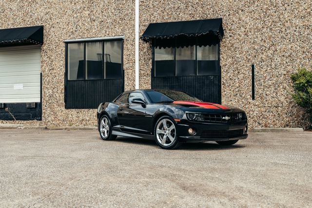 Used 2010 Chevrolet Camaro SS w/ LPO, Ground Effects Package RWD image 34