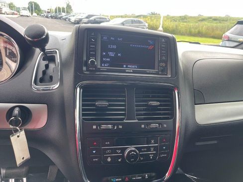 Used 2019 Dodge Grand Caravan GT FWD image 25