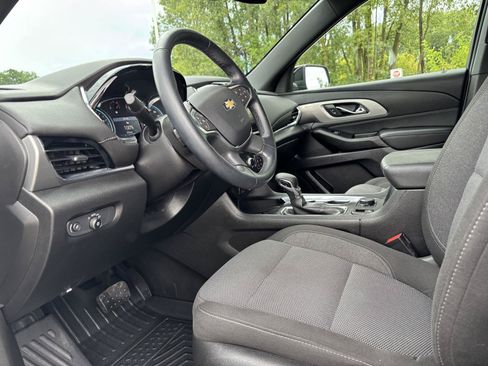 Used 2023 Chevrolet Traverse LT AWD/4WD image 13