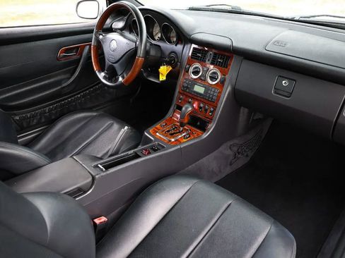 Used 2001 Mercedes-Benz SLK 320 image 8