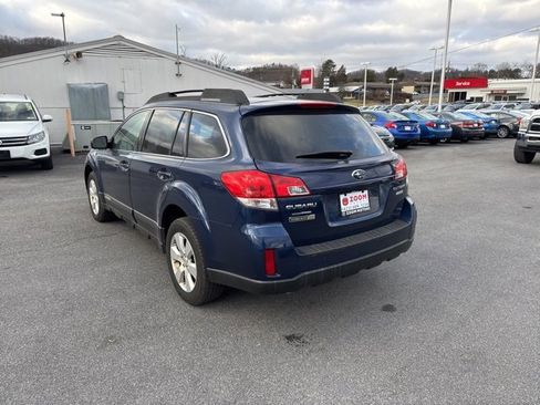 Used 2010 Subaru Outback 2.5i Premium image 6