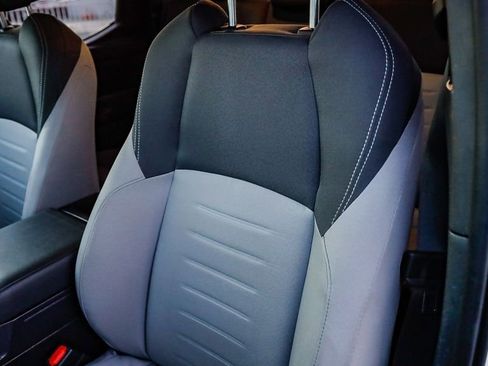 Used 2025 Toyota Tacoma TRD Off-Road image 29