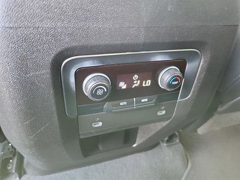 Used 2024 Chevrolet Tahoe LT RWD image 9