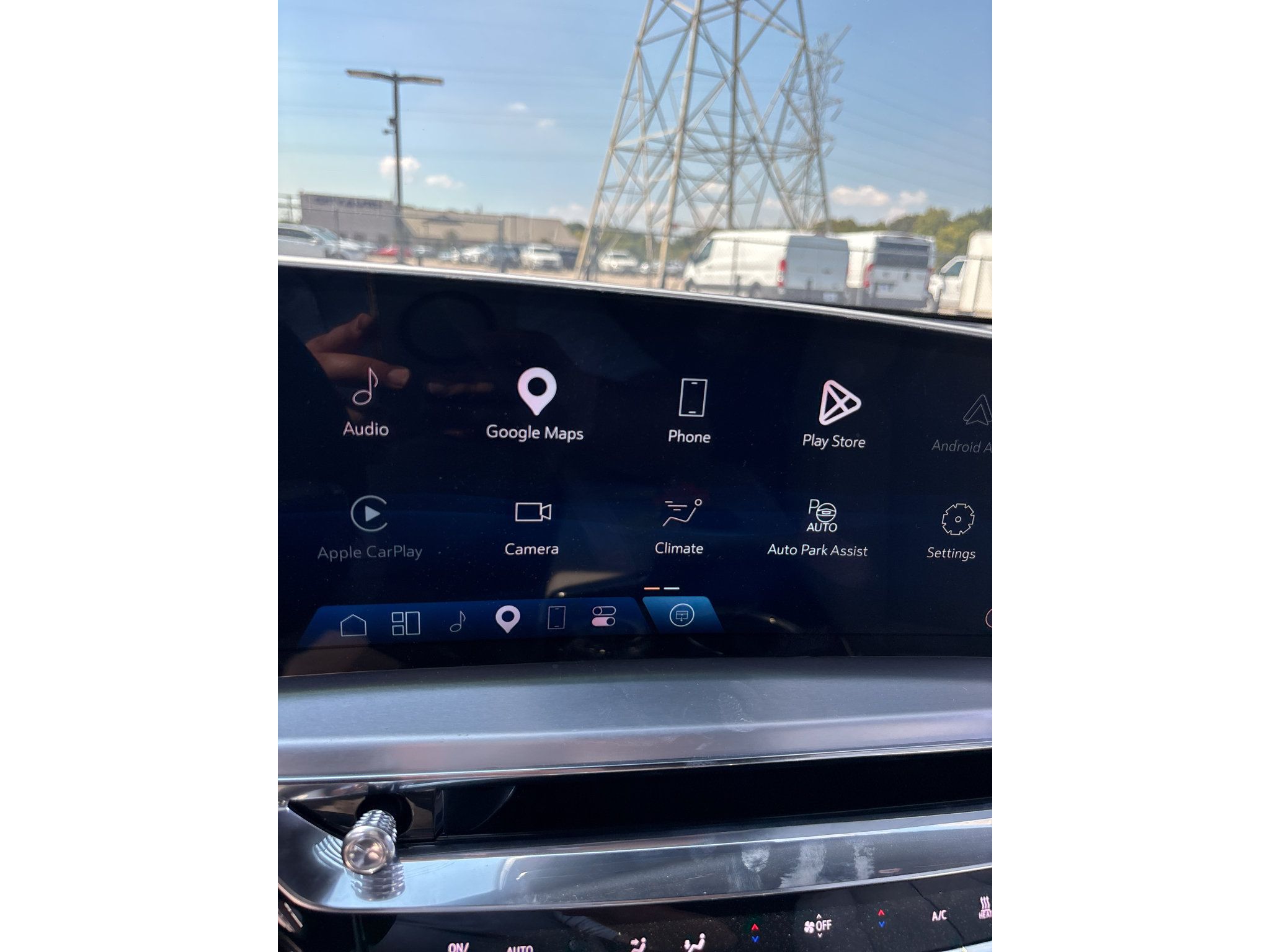 Used 2024 Cadillac Lyriq Luxury RWD image 11
