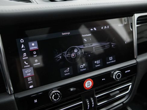 New 2026 Porsche Macan AWD/4WD image 15