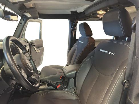 Used 2015 Jeep Wrangler Rubicon w/ Dual Top Group AWD/4WD image 15