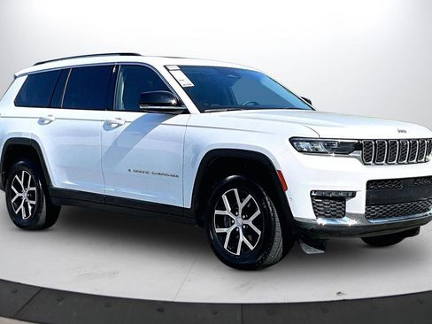 Certified 2023 Jeep Grand Cherokee L Limited w/ Luxury Tech Group II AWD/4WD image 2