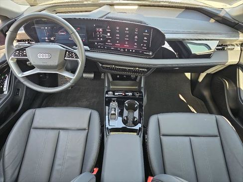 Used 2025 Audi A6 e-tron Premium Plus w/ Premium Plus RWD image 4