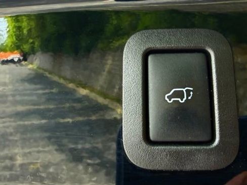 Used 2017 Toyota Highlander XLE AWD/4WD image 42