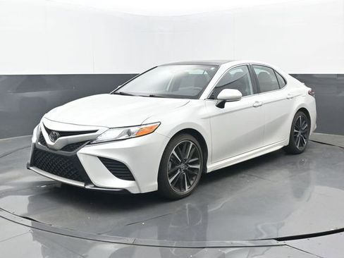 Used 2020 Toyota Camry XSE image 8