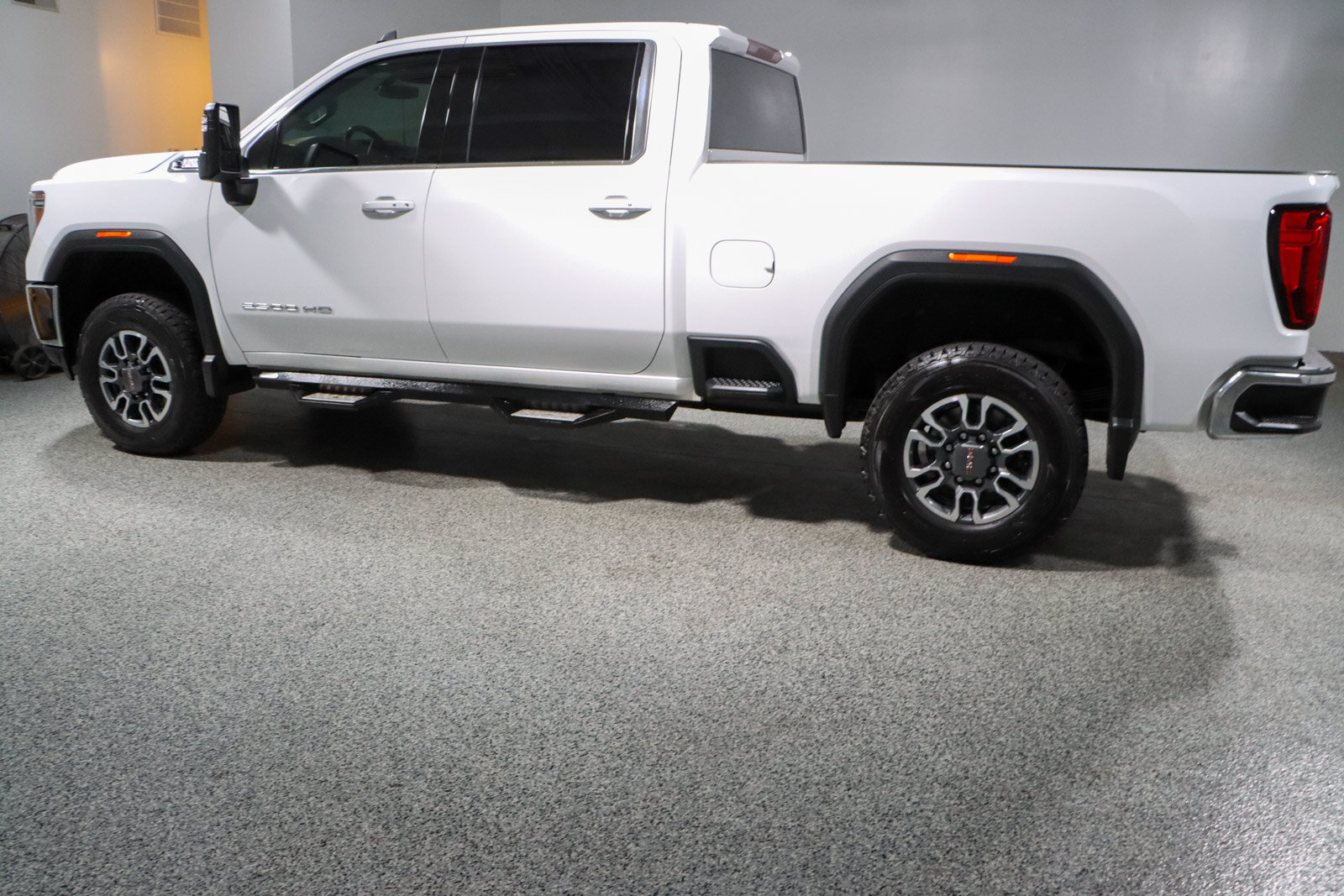 Used 2021 GMC Sierra 2500 SLE w/ SLE Value Package; AWD/4WD image 10