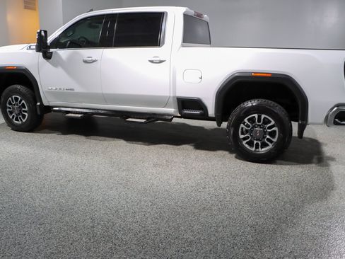Used 2021 GMC Sierra 2500 SLE w/ SLE Value Package; AWD/4WD image 10