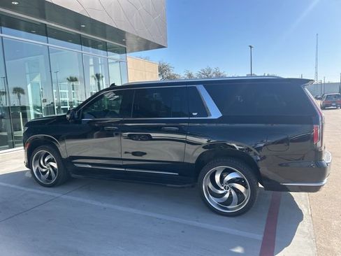 Used 2021 Cadillac Escalade ESV Premium Luxury image 7