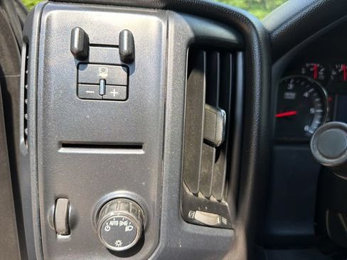 Used 2018 Chevrolet Silverado 3500 W/T AWD/4WD image 19