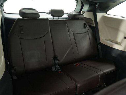 Used 2023 Toyota Sienna Platinum image 15