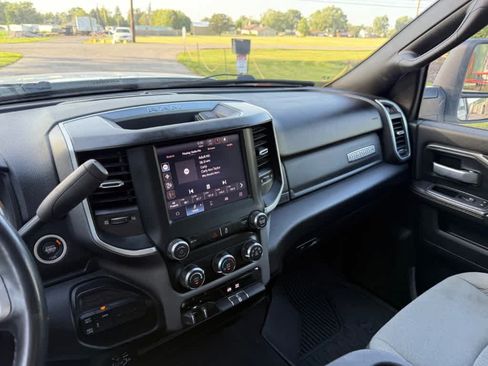 Used 2024 RAM 2500 Big Horn AWD/4WD image 3