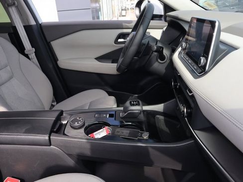 Certified 2025 Nissan Rogue SV AWD/4WD image 27