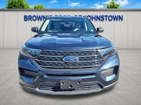 Used 2023 Ford Explorer XLT AWD/4WD image 3
