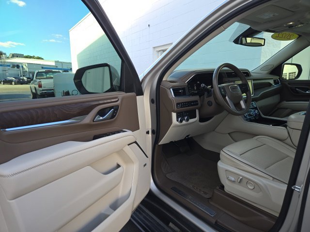 Used 2022 GMC Yukon Denali AWD/4WD image 17
