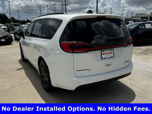 Used 2025 Chrysler Pacifica Limited FWD image 8