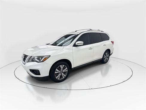 Used 2020 Nissan Pathfinder SV image 4