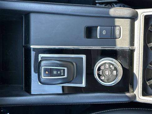 Used 2024 Mitsubishi Outlander SE image 17