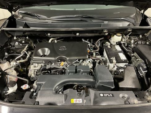 Used 2022 Toyota RAV4 XLE w/ Convenience Package image 8