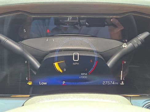 Used 2025 Chevrolet Trax LT w/ Sunroof Package FWD image 26
