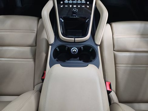 Certified 2024 Porsche Cayenne Coupe AWD/4WD image 20