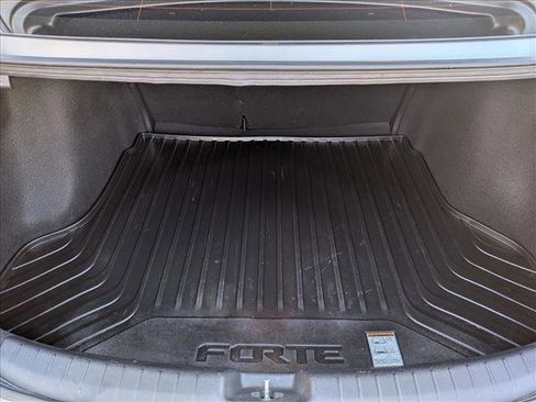 Used 2022 Kia Forte GT image 6