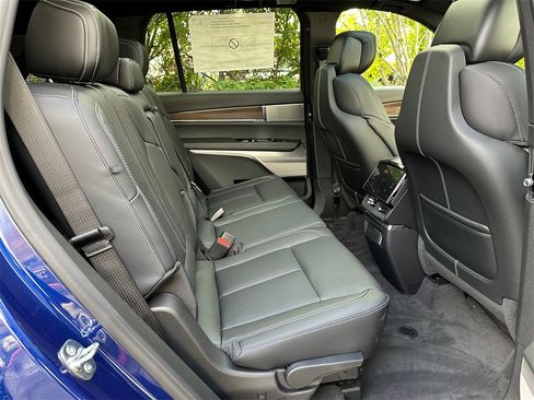 New 2026 Cadillac Vistiq Sport image 12