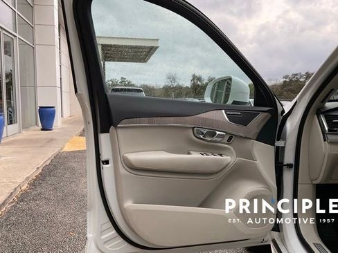 Certified 2023 Volvo XC90 B5 Plus w/ Protection Package Premier image 11