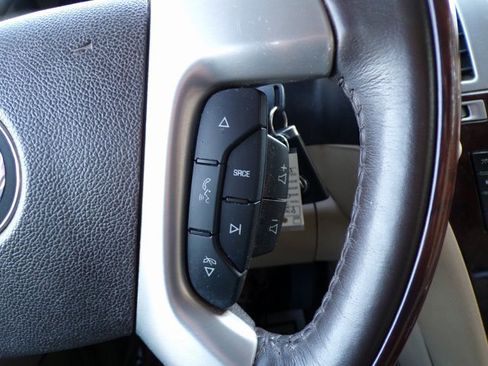 Used 2013 Cadillac Escalade ESV Luxury image 24