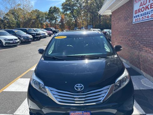 Used 2017 Toyota Sienna Limited Premium w/ Advanced Technology Package image 7