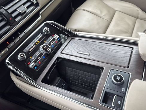 Used 2022 Lincoln Navigator L Reserve RWD image 23