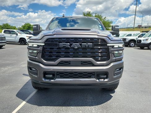 Used 2025 RAM 2500 Limited AWD/4WD image 2