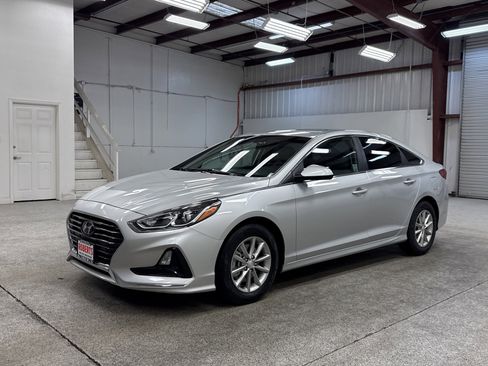 Used 2019 Hyundai Sonata SE image 1